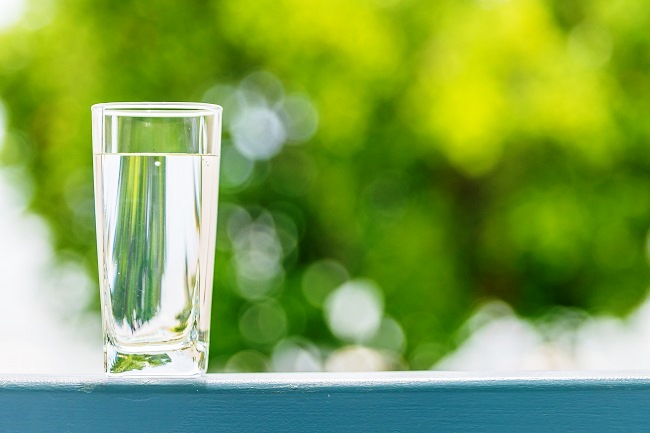8 čaša vode dnevno za zdrava crijeva - Kivilaks