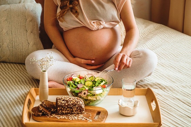 Uživajte u hrani i jedite više manjih obroka tijekom trudnoće - Kivilaks